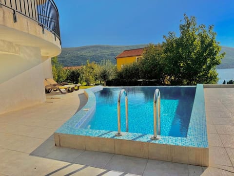 Natural landscape, Mountain view, Pool view, Swimming pool