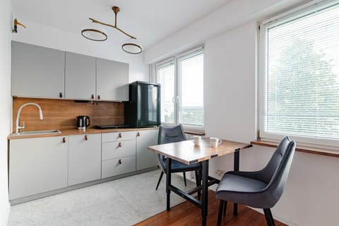 Kitchen or kitchenette, Living room, Seating area, Dining area, pet friendly, stove