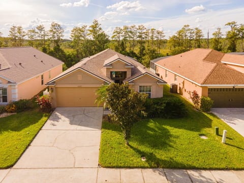 Sunset Dreams Villa, Beautiful 4 Bedroom Villa with Private Pool Near Disney 422 Villa in Four Corners