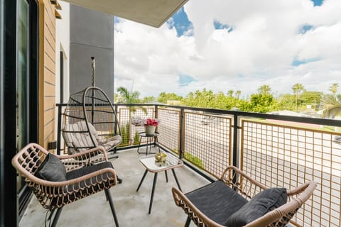 Patio, Day, View (from property/room), Balcony/Terrace