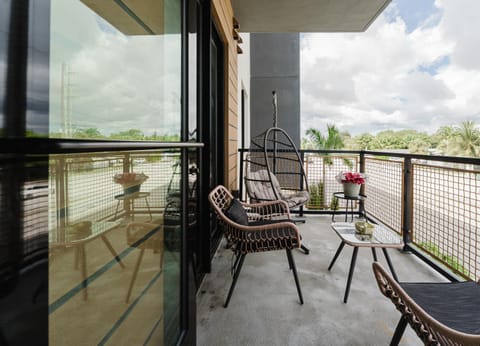Patio, Day, View (from property/room), Balcony/Terrace, Seating area