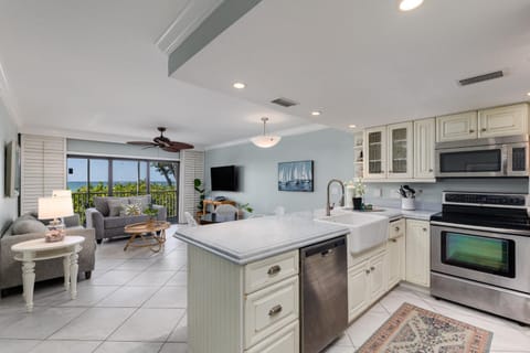 Beach Villa 2011 - Captiva One Bedroom Deluxe Beachfront Residence House in Sanibel Island