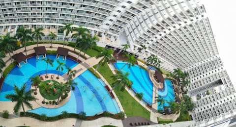 Property building, Pool view, Swimming pool, Swimming pool