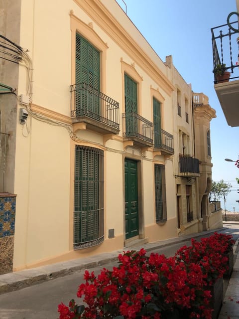 Property building, Street view