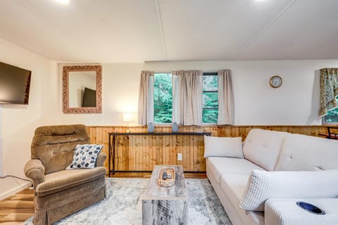 Snowmobile and ATV Trails On-Site Adirondacks Abode House in Brantingham