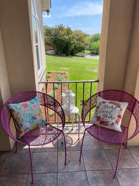 Casa Escondida House in Leon Valley