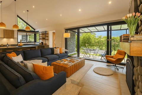 Communal lounge/ TV room