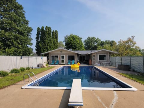 Property building, Patio, Swimming pool