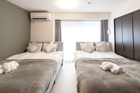 Bed, Photo of the whole room, air conditioner