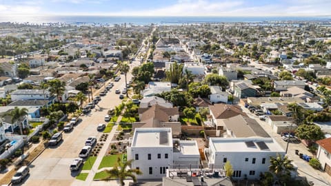 Coastal Ocean Beach Compound Escape House in Ocean Beach