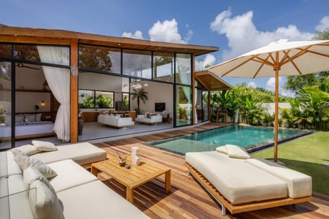 Property building, Garden, sunbed, sunbed