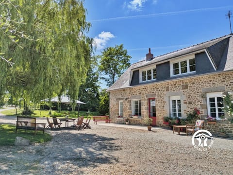 Property building, Natural landscape, Garden, Garden view