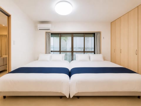 Bed, Photo of the whole room, Bedroom, wardrobe, air conditioner