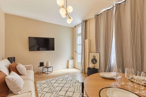 TV and multimedia, Seating area