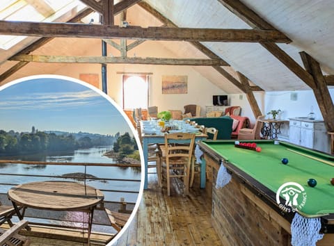 Communal lounge/ TV room, Natural landscape, Billiard, TV and multimedia, Dining area, River view