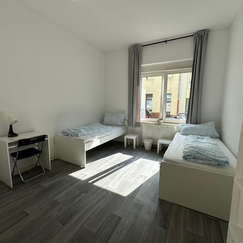 Bed, Living room, Photo of the whole room, Seating area, Bedroom