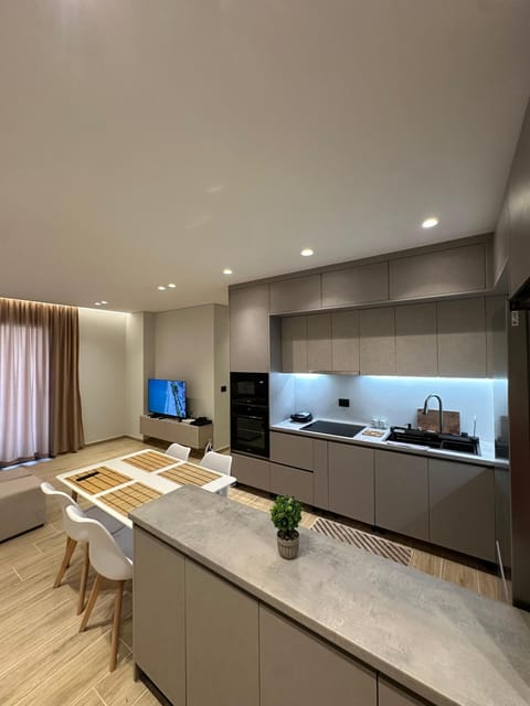TV and multimedia, Kitchen or kitchenette, Dining area