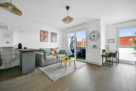 Balcony/Terrace, Living room, Seating area, Dining area