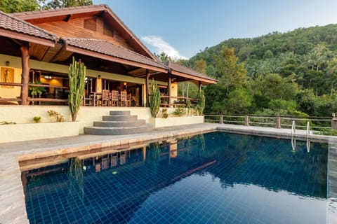 Property building, Patio, Balcony/Terrace, Swimming pool