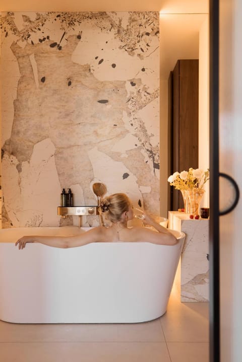 Bathroom, Bath