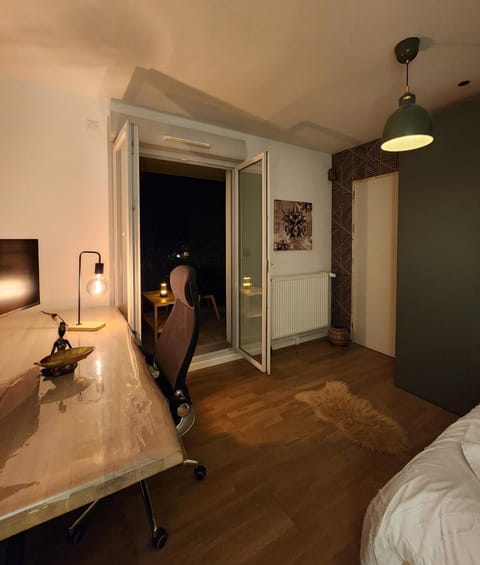 Room Opposite Metro Line 14 - Balcony & Garden View - 5 min Orly 7 min Paris Vacation rental in Chevilly Larue