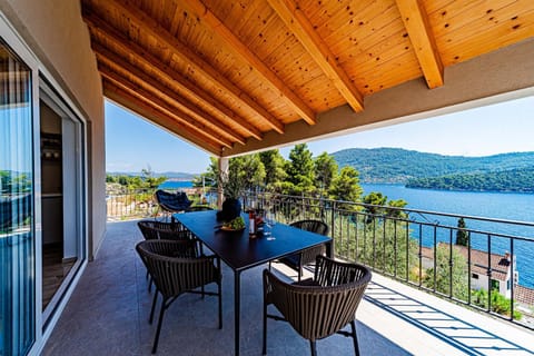 Property building, Day, Natural landscape, View (from property/room), Balcony/Terrace, Dining area, Sea view