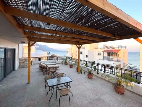 Balcony/Terrace, Mountain view, Sea view, sunbed