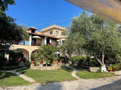 Property building, Garden, Garden view