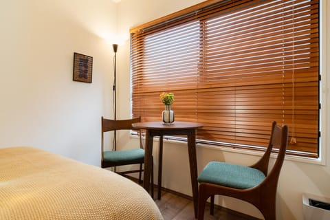 Bed, Dining area, Bedroom
