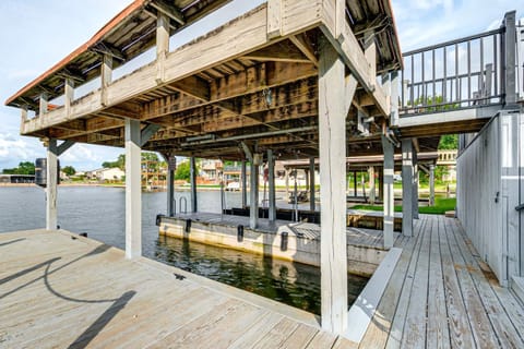 Private Boat Dock and Slip Luxe Lake Conroe Gem! House in Lake Conroe