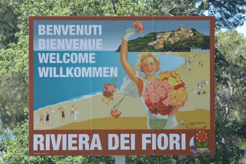 Logo/Certificate/Sign, Location