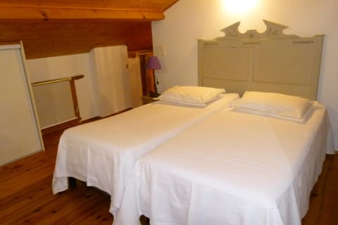 Bedroom, wardrobe