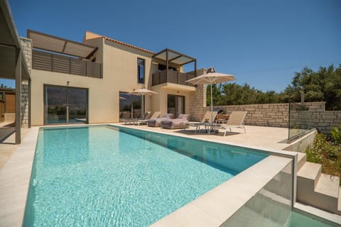 Property building, Pool view, Swimming pool, sunbed