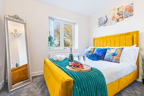 Bed, Photo of the whole room, Bedroom