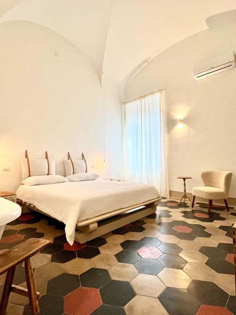 Bed, Bedroom, air conditioner