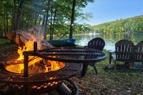 Lake view, fireplace