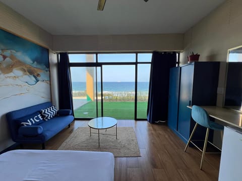 Bed, TV and multimedia, Photo of the whole room, Bedroom, Sea view