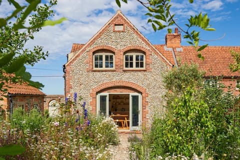 Crown Cottage Norfolk House in North Norfolk District