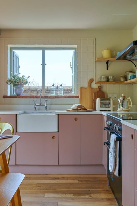 Crown Cottage Norfolk House in North Norfolk District