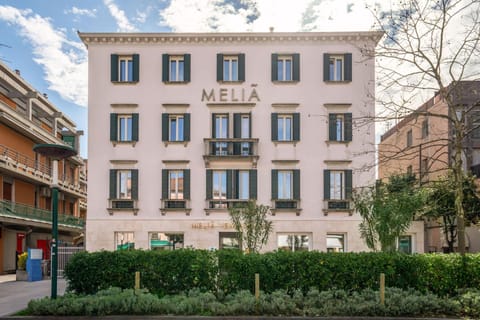 Facade/entrance, Garden, Balcony/Terrace