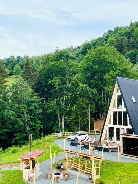 Property building, Day, Natural landscape, BBQ facilities, Sauna, Balcony/Terrace, Mountain view, Parking