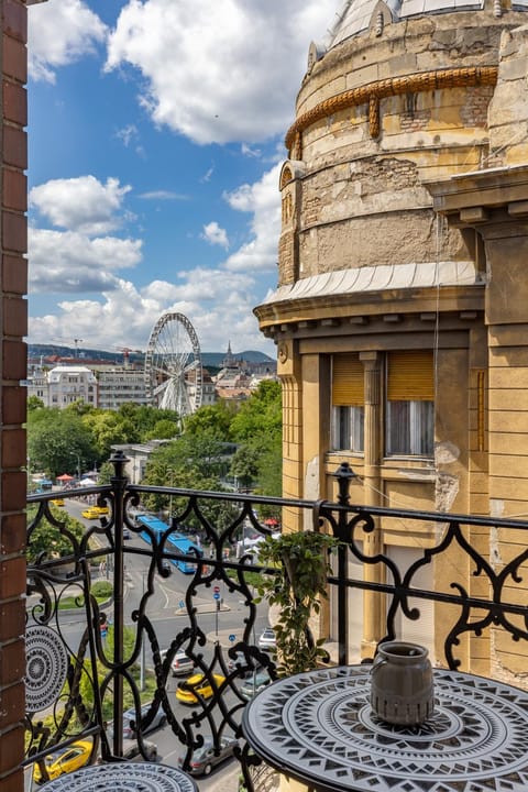 Property building, Day, View (from property/room), Balcony/Terrace, Balcony/Terrace, City view