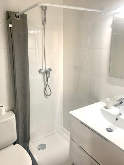 Shower, Toilet, Bathroom