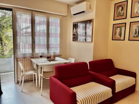 Living room, Dining area, air conditioner
