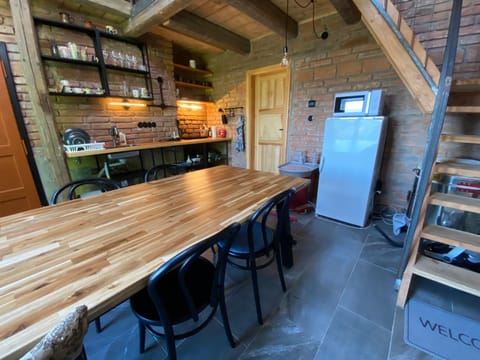 Dining area, kitchen