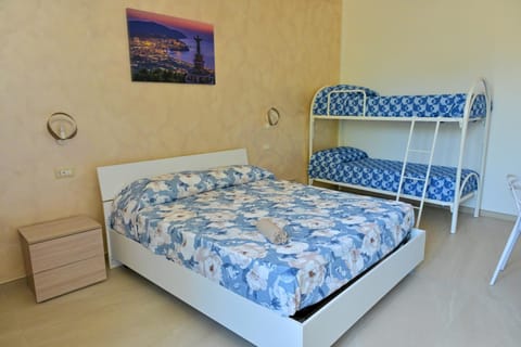 Bed, Bedroom, bunk bed