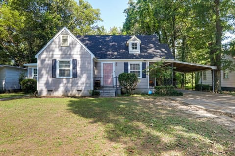 Updated North Greenwood Cottage House in Mississippi
