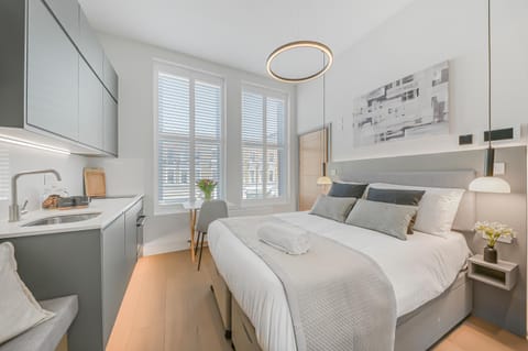 Bed, Kitchen or kitchenette, Photo of the whole room