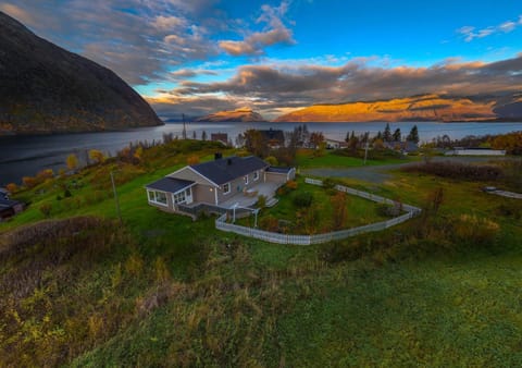 Lyngen alps View House in Troms Og Finnmark