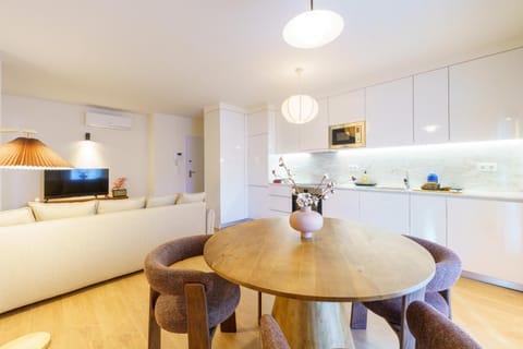 TV and multimedia, Kitchen or kitchenette, Living room
